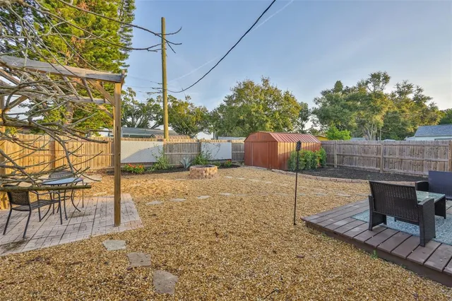 a view of an outdoor space