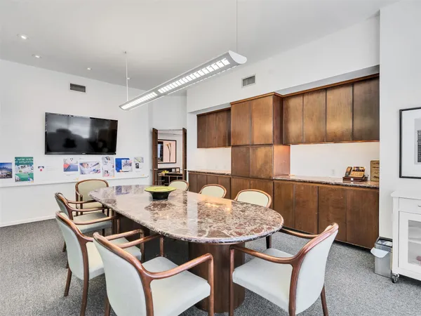 $800,000 | 1220 Hawthorne Street, Houston, TX 77006