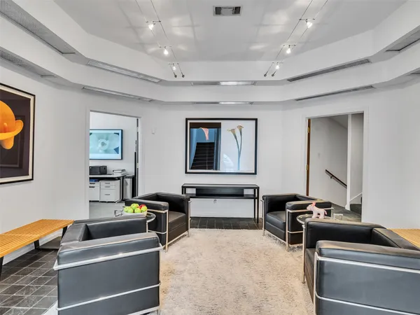 $800,000 | 1220 Hawthorne Street, Houston, TX 77006