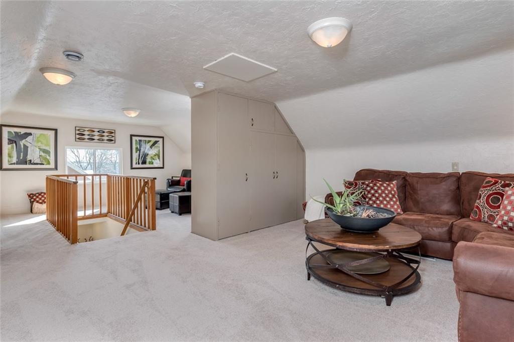 30 Edgecliff Road Carnegie, PA 15106 - Photo 22 of 25 4th bedroom/game room/play room