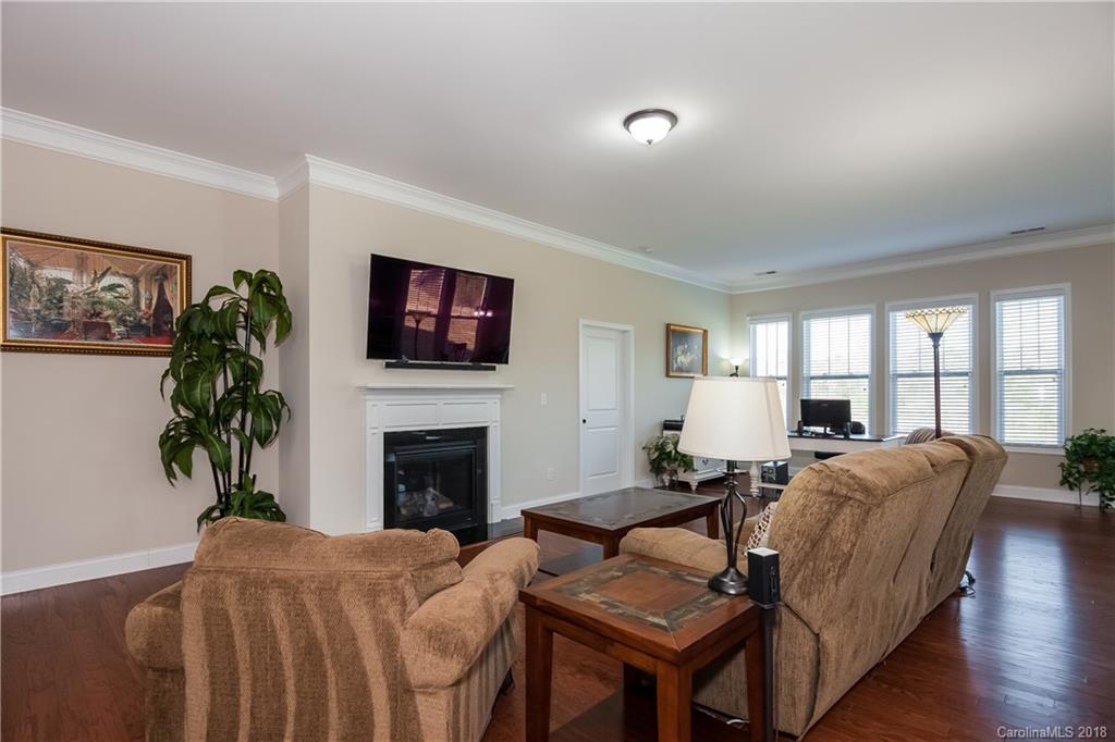 8348 Dallas Bay Road Charlotte, NC 28278 - Photo 5 of 28 Gallery Image 5