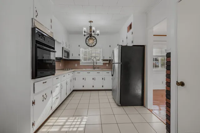 $2,500 | 139 Pennsylvania Avenue, Niantic, CT 06357