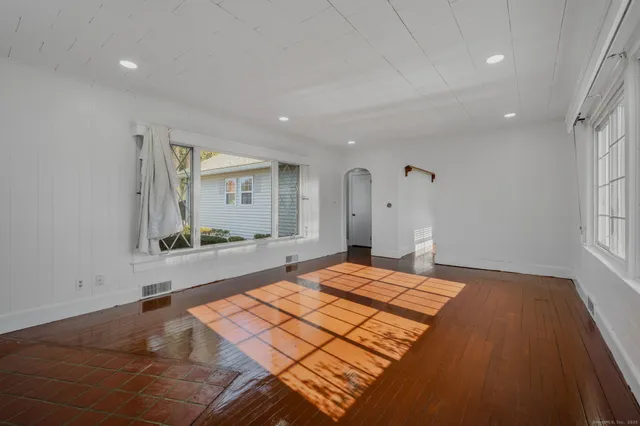 $2,500 | 139 Pennsylvania Avenue, Niantic, CT 06357