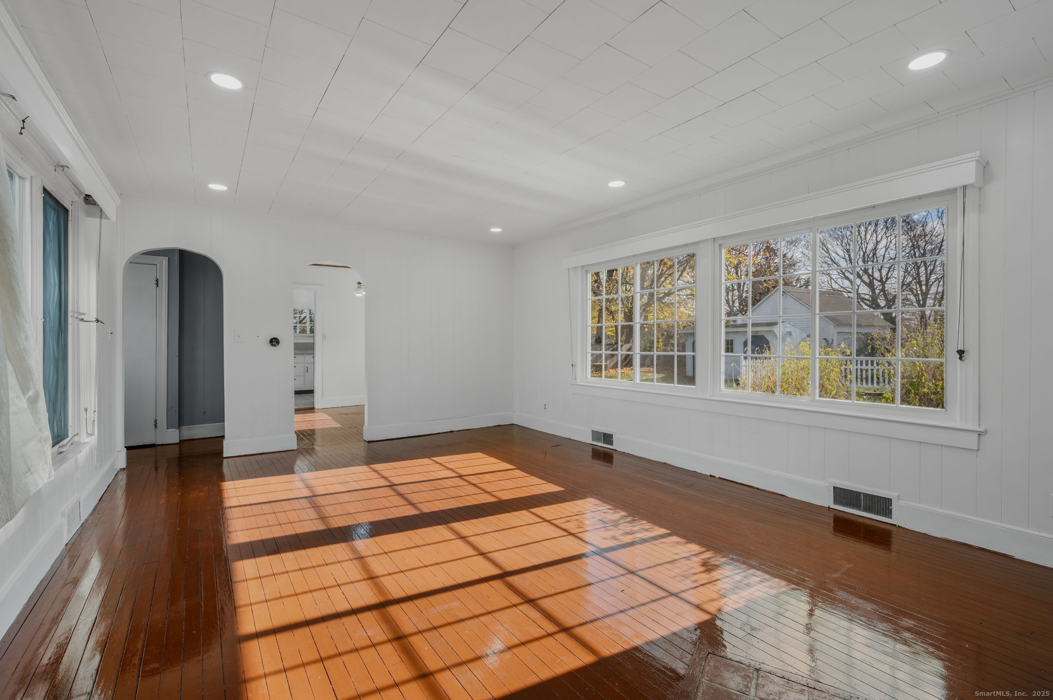 139 Pennsylvania Avenue East Lyme, CT 06357 - Photo 6 of 28 a view of an empty room and window