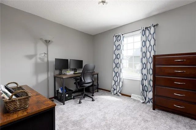 $189,900 | 6000 North Wyandotte Street, Kansas City, MO 64118