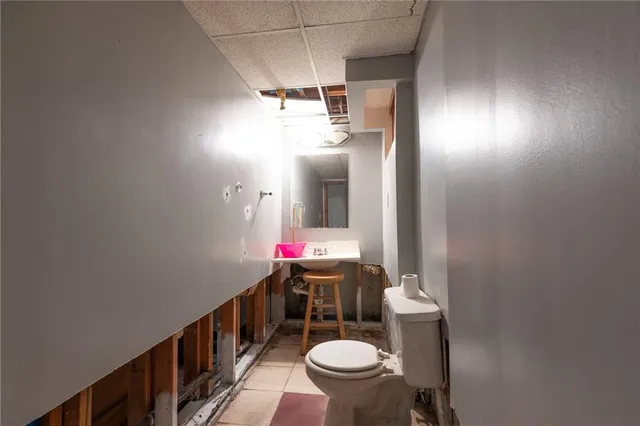 $189,900 | 6000 North Wyandotte Street, Kansas City, MO 64118