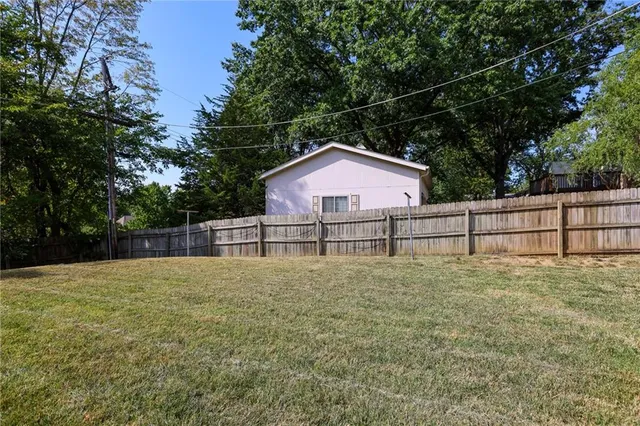 $189,900 | 6000 North Wyandotte Street, Kansas City, MO 64118