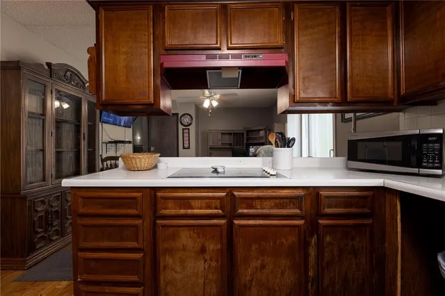 $189,900 | 6000 North Wyandotte Street, Kansas City, MO 64118