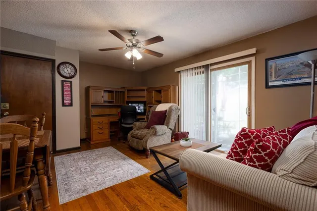 $189,900 | 6000 North Wyandotte Street, Kansas City, MO 64118