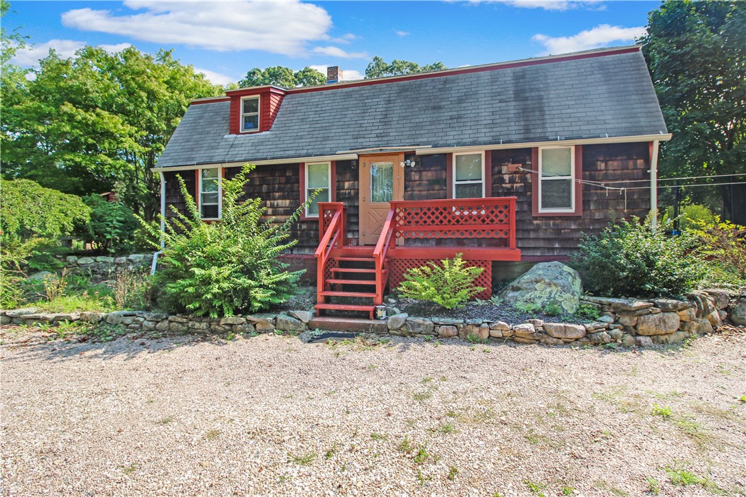 9 Pendleton Lane Westerly, RI 02891 - Photo 4 of 35