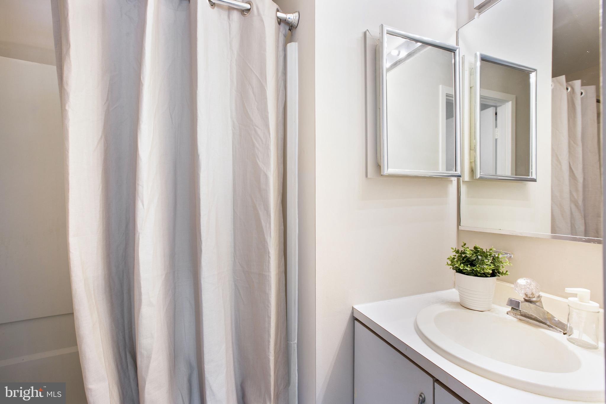 417 South Sharp Street, Unit R9 Baltimore, MD 21201 - Photo 26 of 33