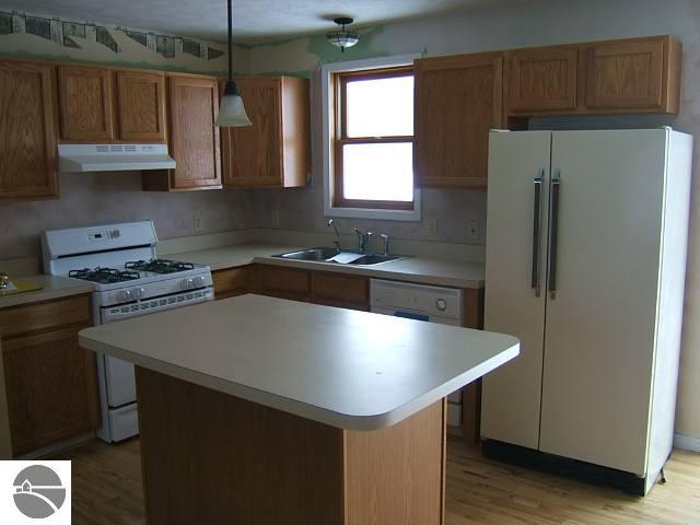 7773 Kingsley Road Kingsley, MI 49649 - Photo 3 of 9 1689041-2.JPG