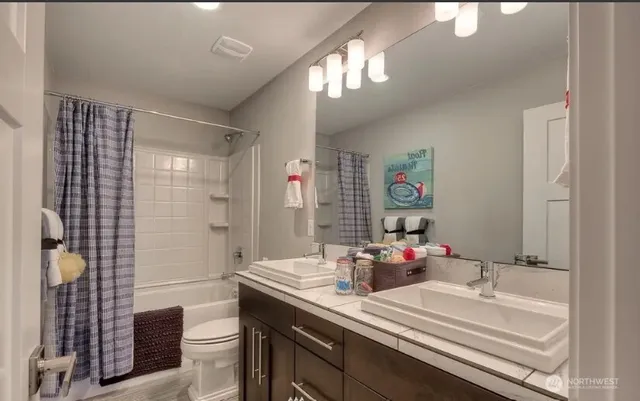 $4,095 | 3606 200th Place Southeast, Bothell, WA 98012