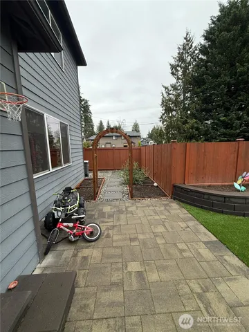 $4,095 | 3606 200th Place Southeast, Bothell, WA 98012