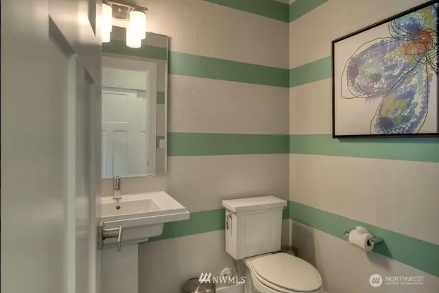 $4,095 | 3606 200th Place Southeast, Bothell, WA 98012