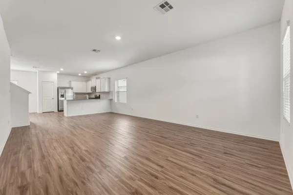 $2,395 | 913 Legends Lane, Georgetown, TX 78628