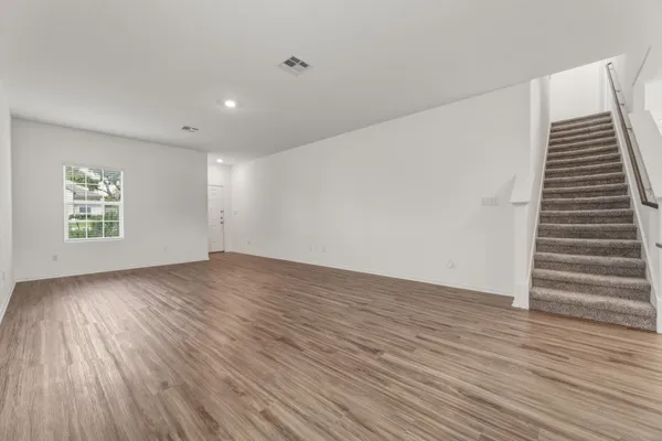 $2,395 | 913 Legends Lane, Georgetown, TX 78628