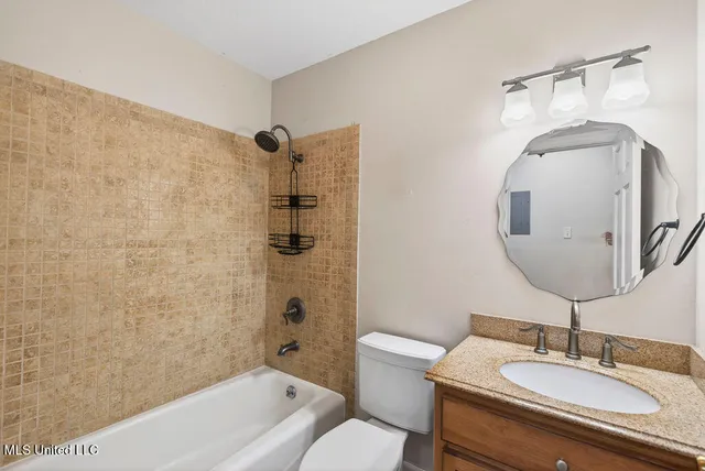 $249,900 | 202 Ravens Court, Ocean Springs, MS 39564