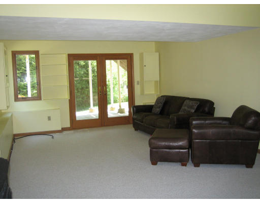 232 Davis Road Bedford, MA 01730 - Photo 8 of 12 Gallery Image 8