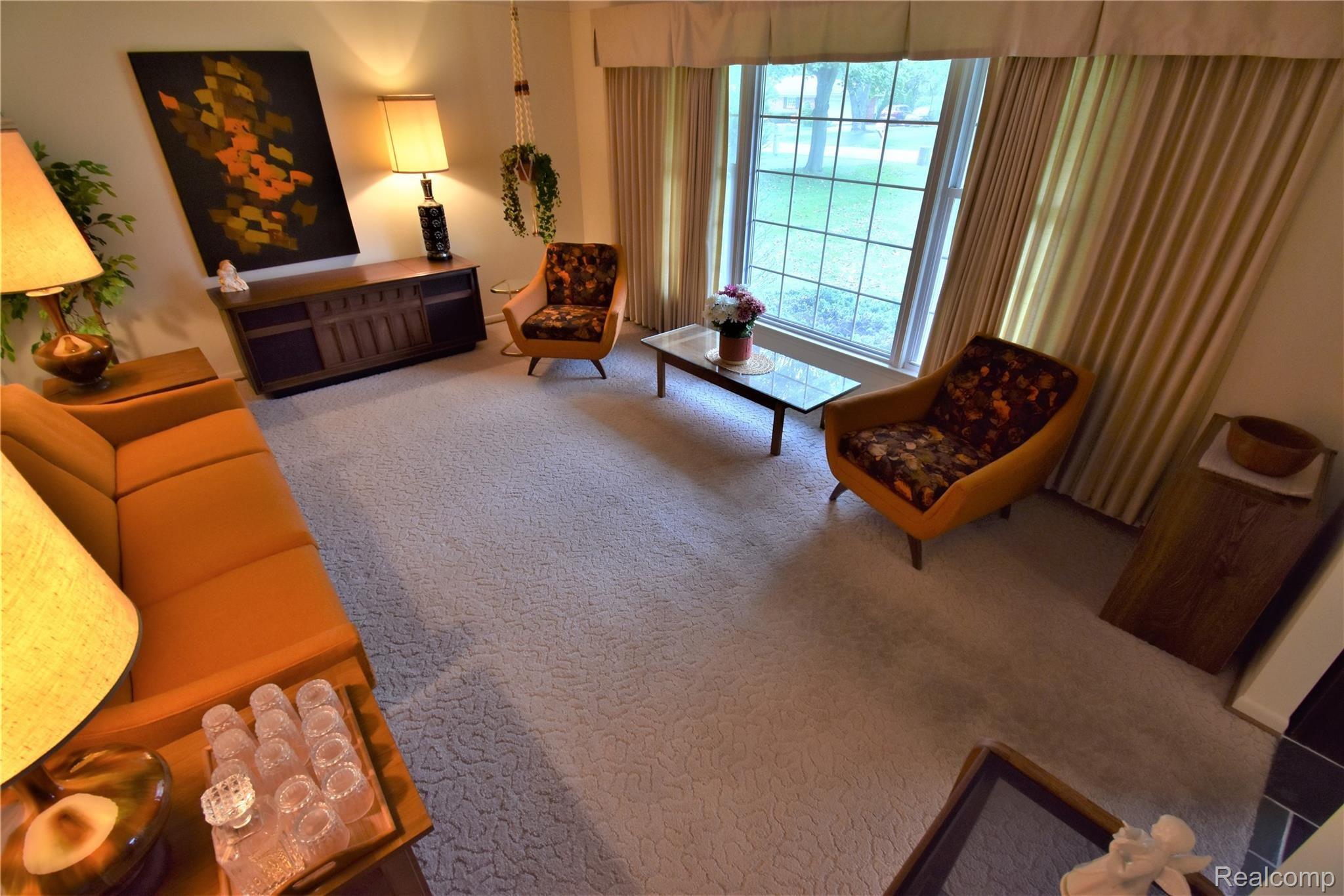 365 East Maryknoll Road Rochester, MI 48309 - Photo 6 of 41 6.jpg