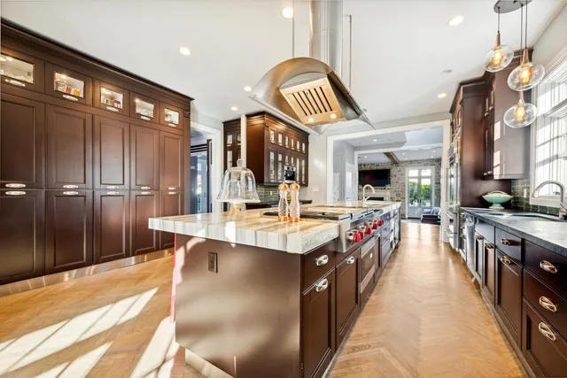 $3,675,000 | 4 Warton Place, Garden City, NY 11530