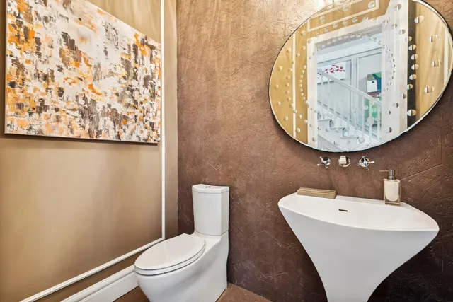 $3,675,000 | 4 Warton Place, Garden City, NY 11530