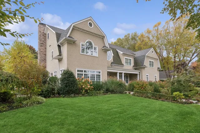 $3,675,000 | 4 Warton Place, Garden City, NY 11530