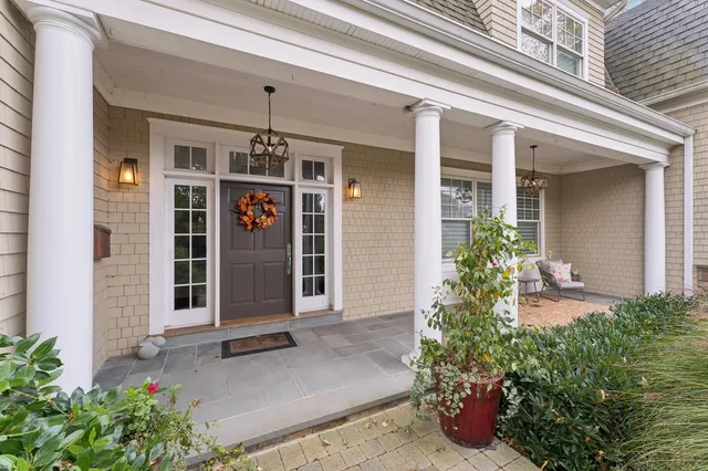 $3,675,000 | 4 Warton Place, Garden City, NY 11530