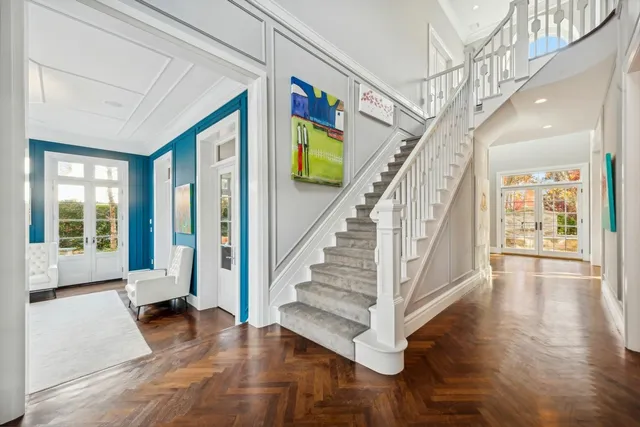 $3,675,000 | 4 Warton Place, Garden City, NY 11530