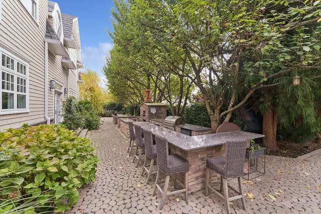 $3,675,000 | 4 Warton Place, Garden City, NY 11530