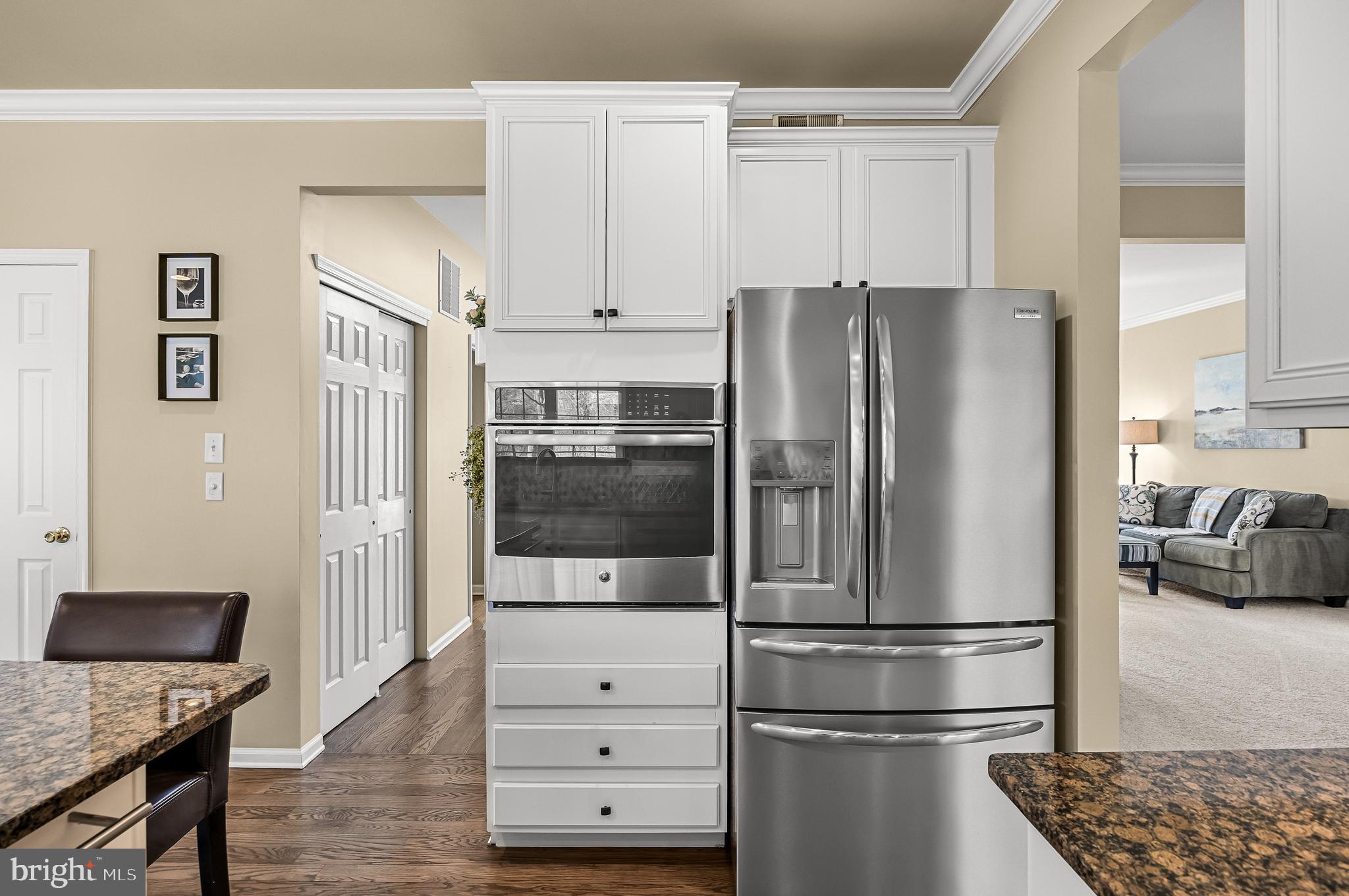 23 Longfellow Lane Hainesport, NJ 08036 - Photo 8 of 54 S. S. Applainces including Wall Mounted Oven