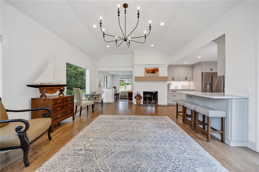 157 Crescent Hill Road Perinton, NY 14534 - Photo 20 of 47 SPECTACULAR CATHEDRAL CEILING GREAT ROOM WITH WALL