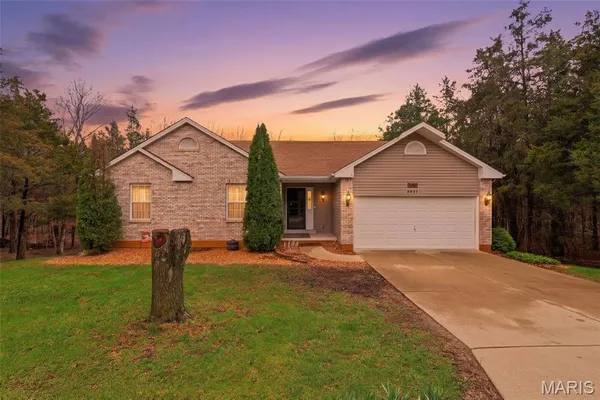 $399,900 | 9937 Sassafras Drive, Hillsboro, MO 63050