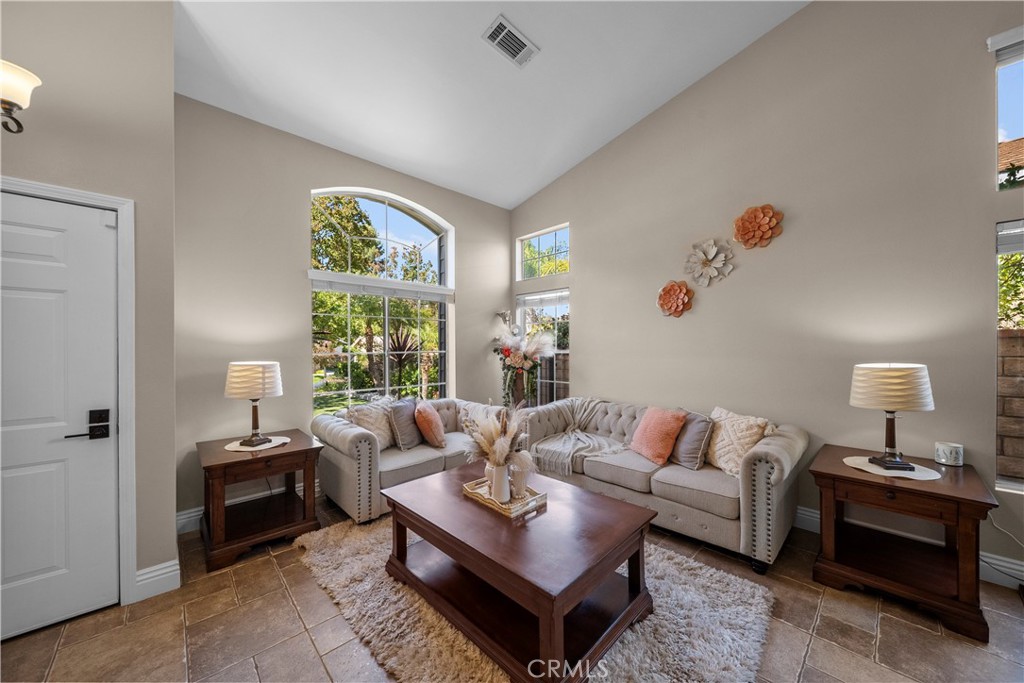 27908 Rainier Road Castaic, CA 91384 - Photo 9 of 41