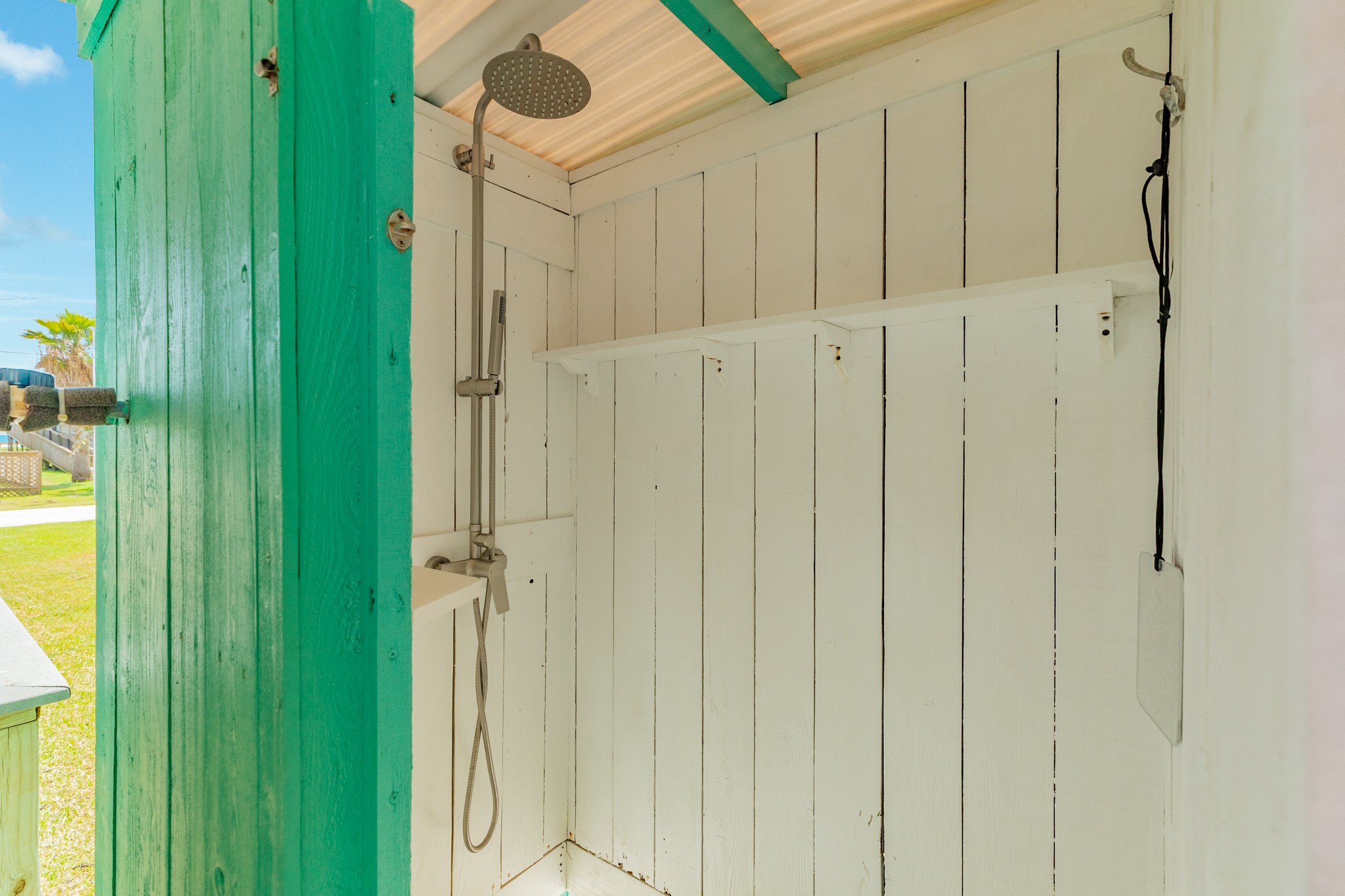 507 Point Lookout Surfside Beach, TX 77541 - Photo 28 of 31 a view of a elevator