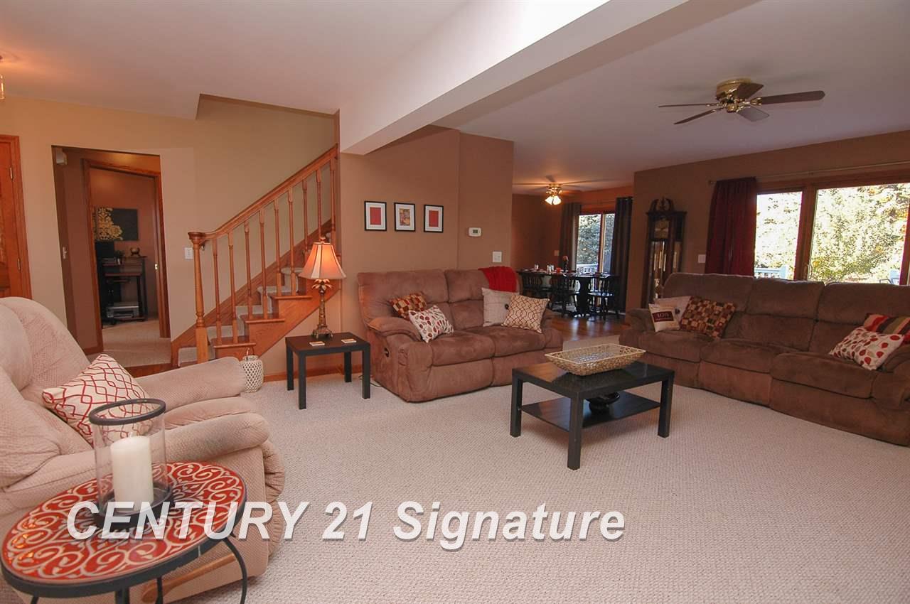 219 Colorado Ridge Hemlock, MI 48626 - Photo 10 of 28