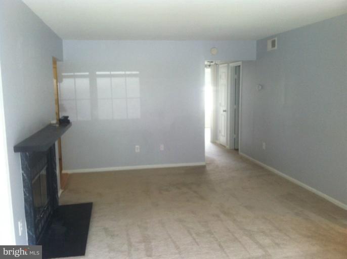 2 Normandy Square Court, Unit 2AE Silver Spring, MD 20906 - Photo 4 of 13 Living Room