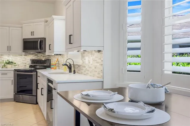 $625,000 | 6078 Highwood Park Court, Naples, FL 34110