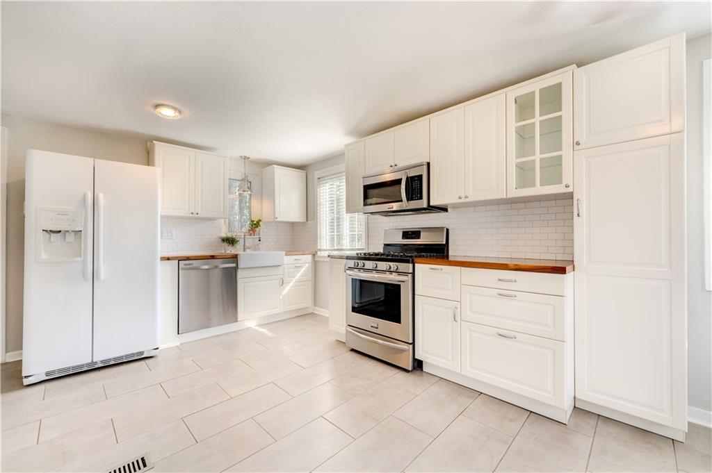 5525 Baptist Road Pittsburgh, PA 15236 - Photo 6 of 17 Gallery Image 6