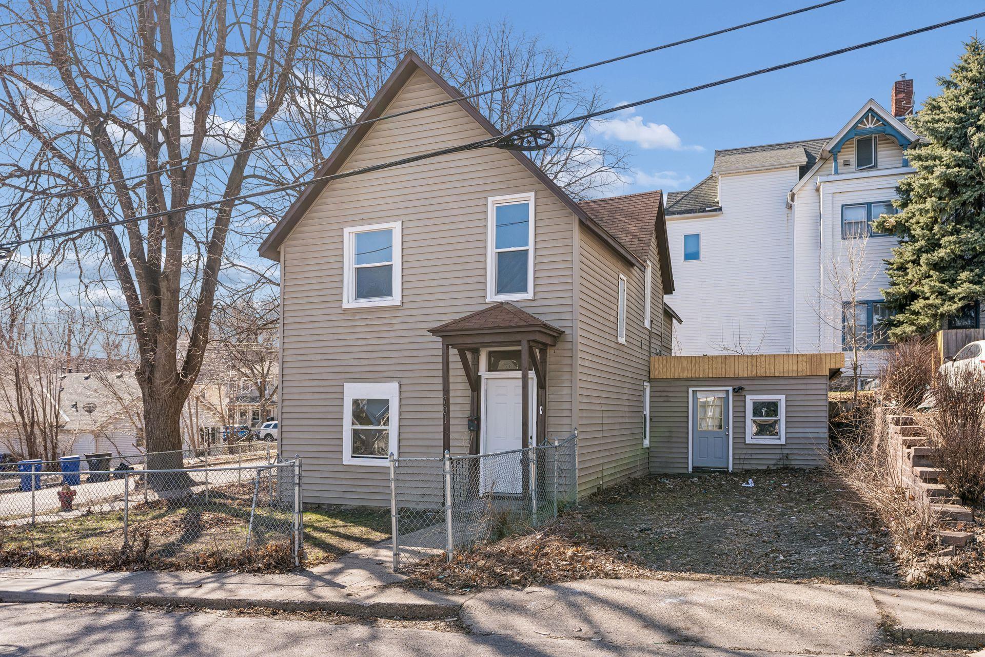 701 Desoto Street St. Paul, MN 55130 - Photo 1 of 36