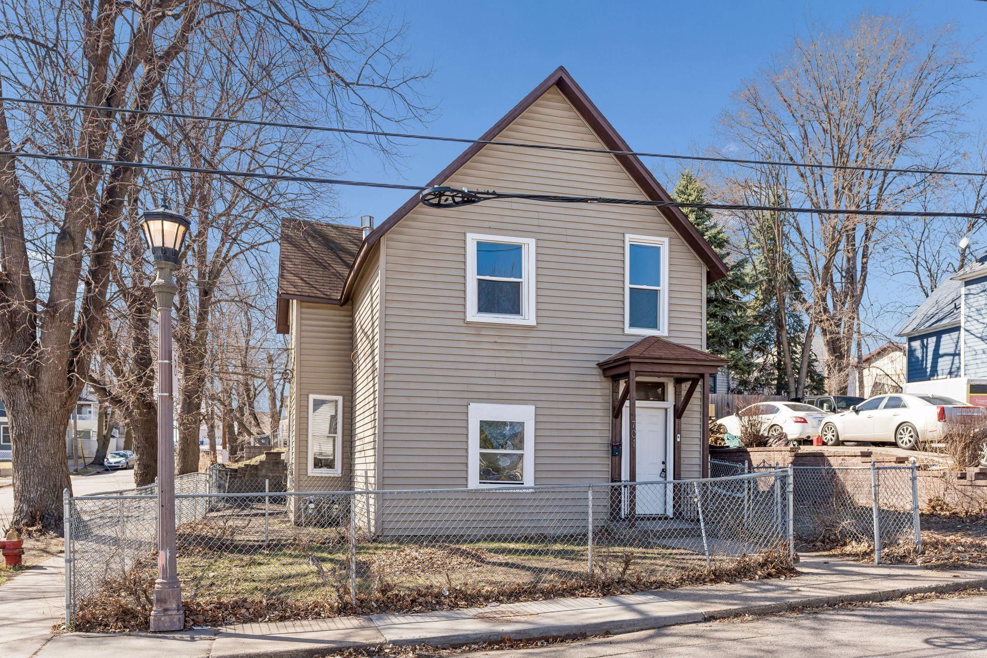 701 Desoto Street St. Paul, MN 55130 - Photo 3 of 36
