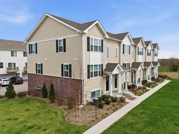 $319,000 | 3748 Bissel Drive, Yorkville, IL 60560