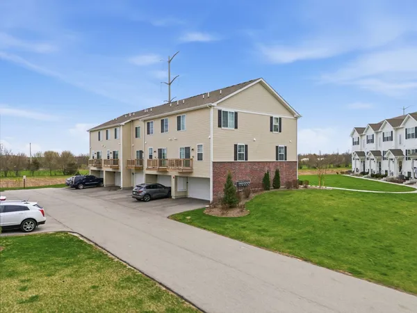 $319,000 | 3748 Bissel Drive, Yorkville, IL 60560