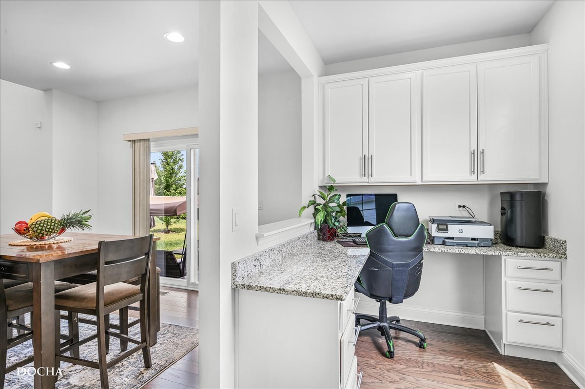 4327 Conifer Road Naperville, IL 60564 - Photo 11 of 50