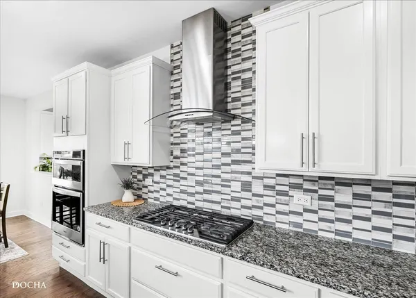 $979,000 | 4327 Conifer Road, Naperville, IL 60564