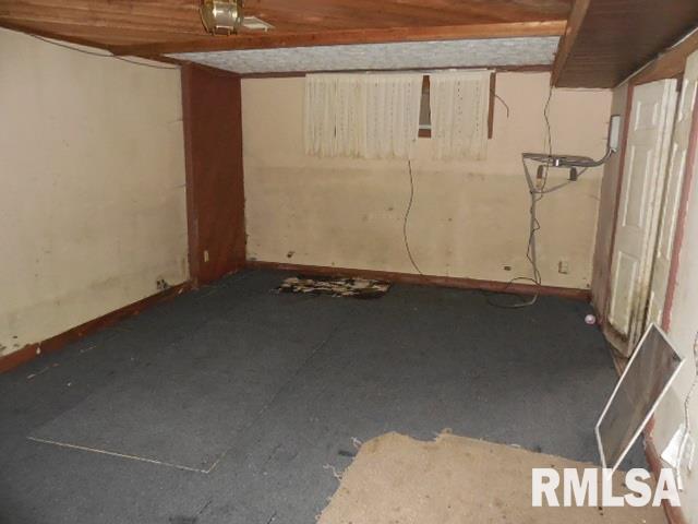 5911 Oakbrook Road Davenport, IA 52806 - Photo 14 of 16 Gallery Image 14
