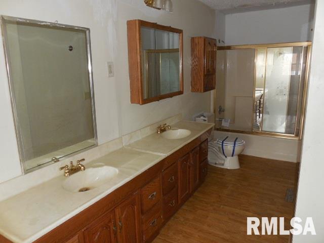 5911 Oakbrook Road Davenport, IA 52806 - Photo 15 of 16 Gallery Image 15