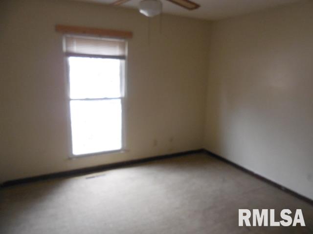 5911 Oakbrook Road Davenport, IA 52806 - Photo 8 of 16 Gallery Image 8