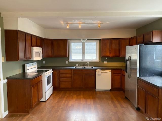 5271 Isles Road Brown City, MI 48416 - Photo 3 of 32