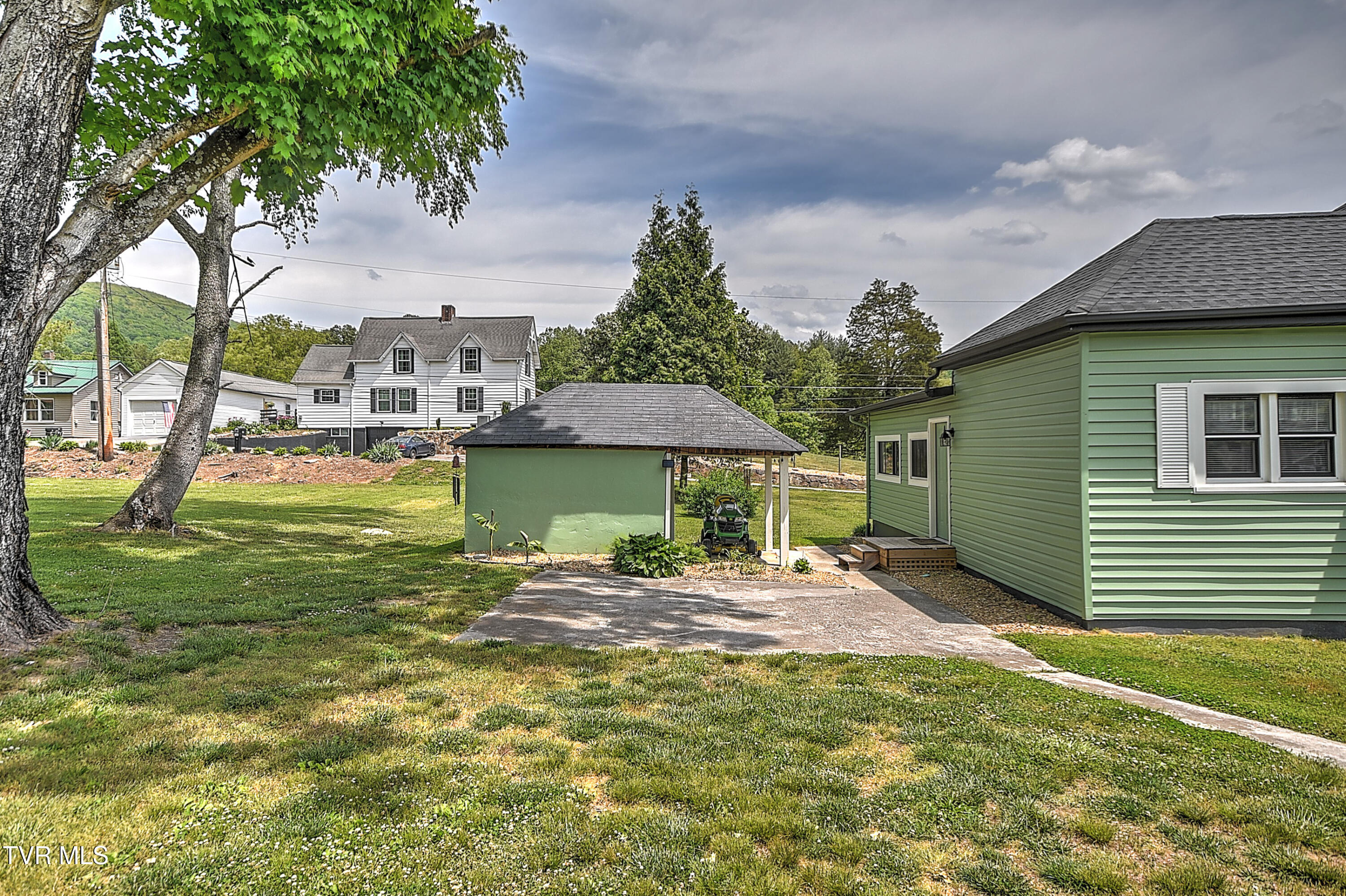 2927 Hilton Road Hiltons, VA 24258 - Photo 32 of 42 2927 Hiltons JR-32